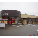 Aコープ桔梗山代店まで車で3分（1km）