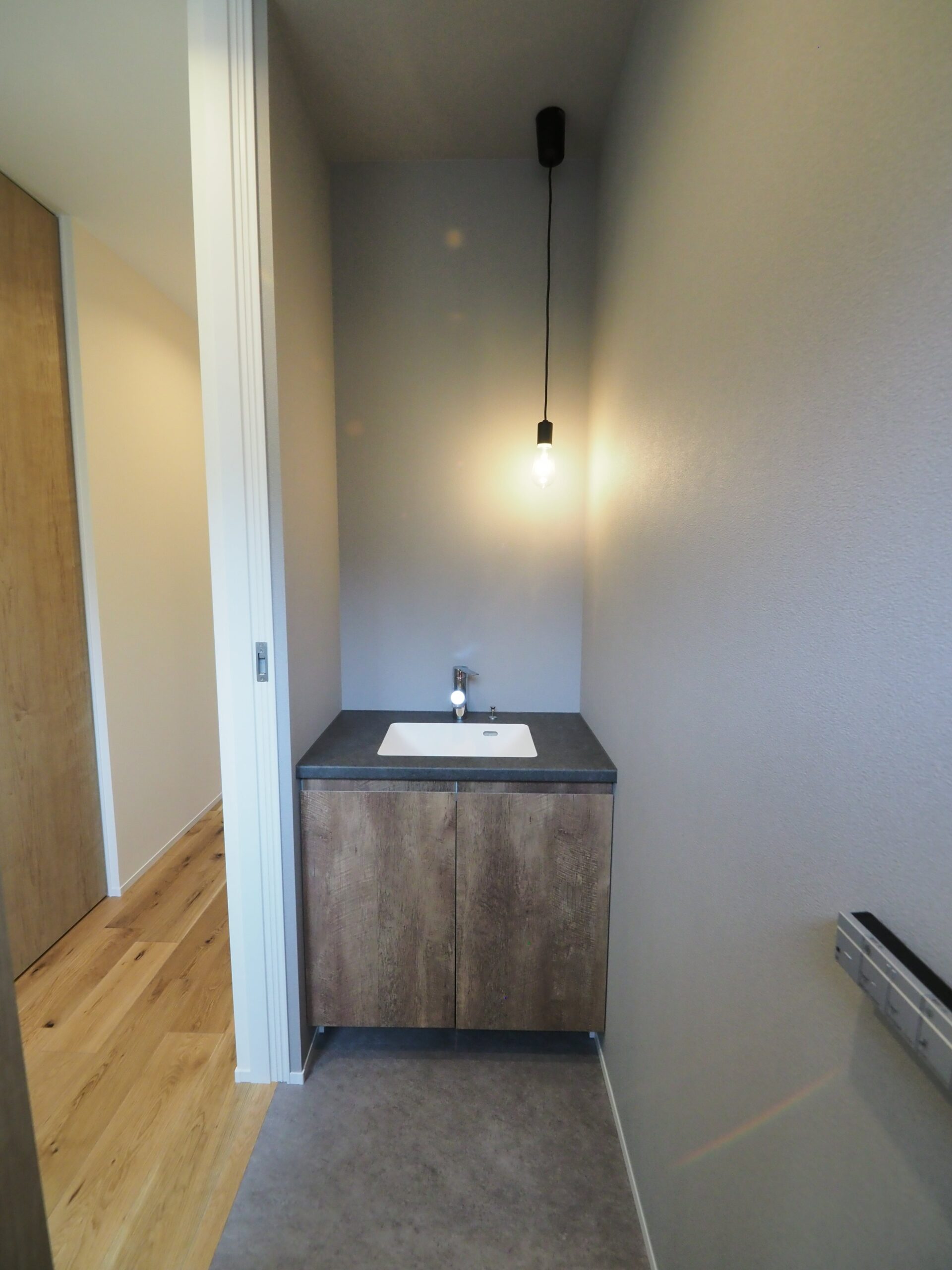 1階トイレ手洗い