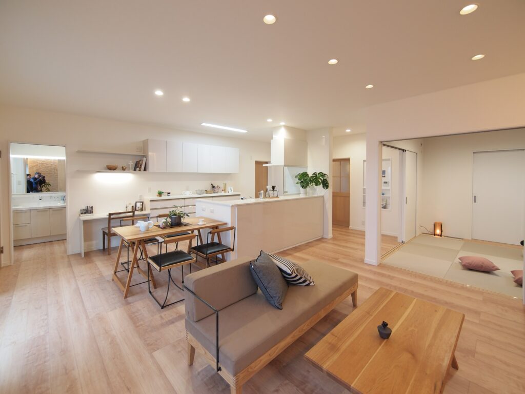 「1階の収納と家事動線にこだわった家」