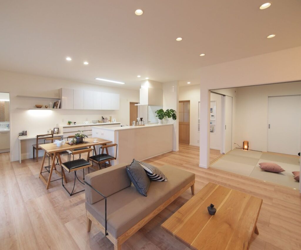 「1階の収納と家事動線にこだわった家」