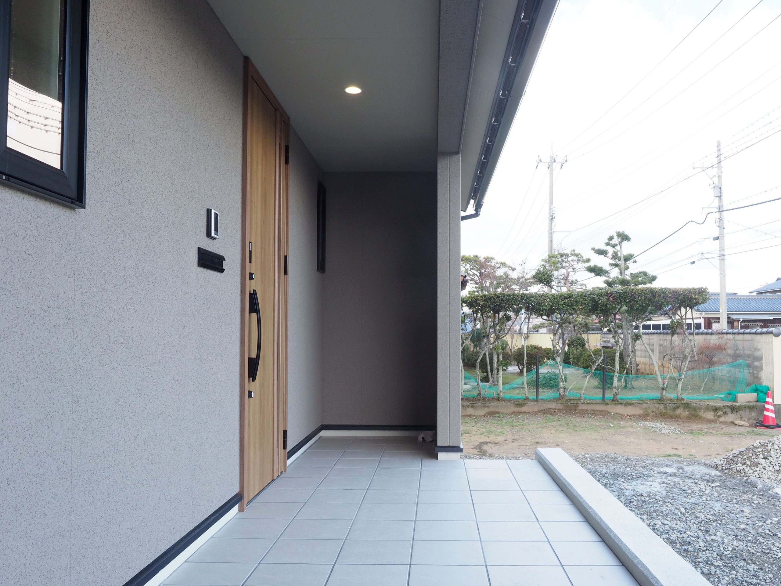 玄関ポーチ