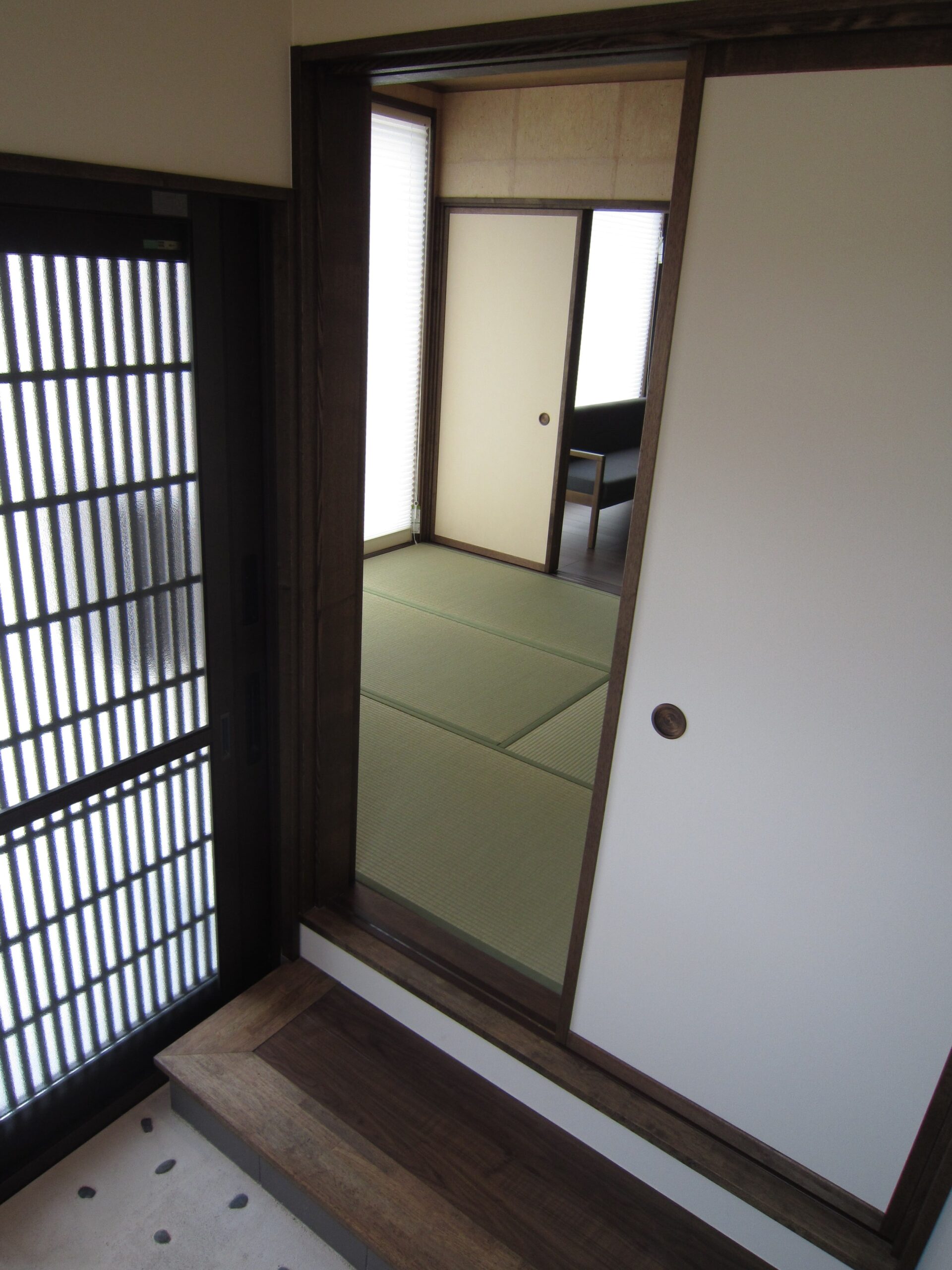 玄関から和室